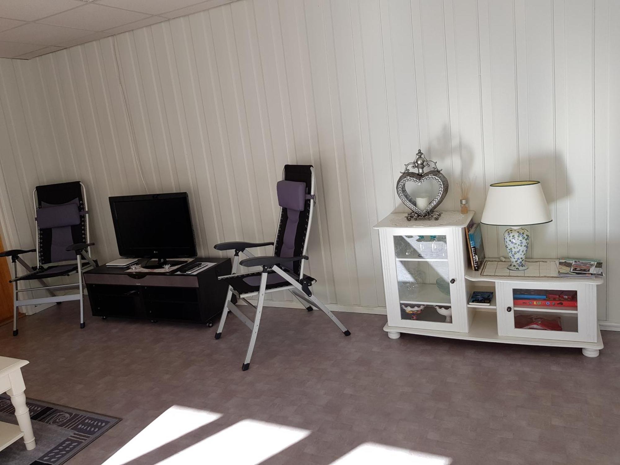 I Apartment *